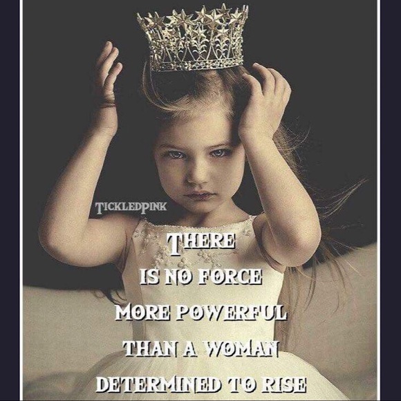 👛5/$25👛Host Picks👛Vintage👛Luxury👛 - Picture 5 of 5